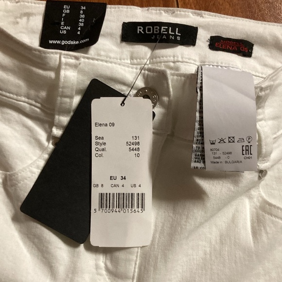 White jeans/brand ROBELL
ELENA 09 JEANS WHITE
- €124,95-original price - Picture 3 of 5